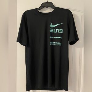 NWT Men’s Nike DRI-FIT Tee